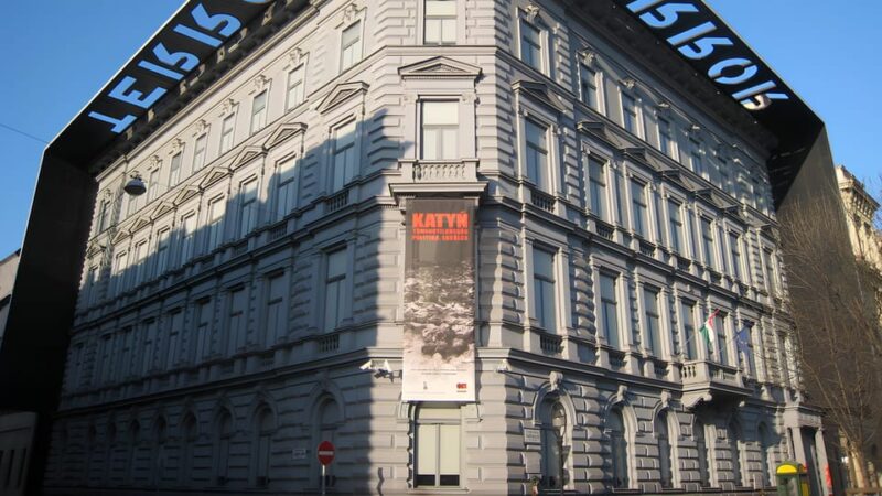 Budapest: City Highlights Walking Tour - The Final Stop at the Budapest Citadel