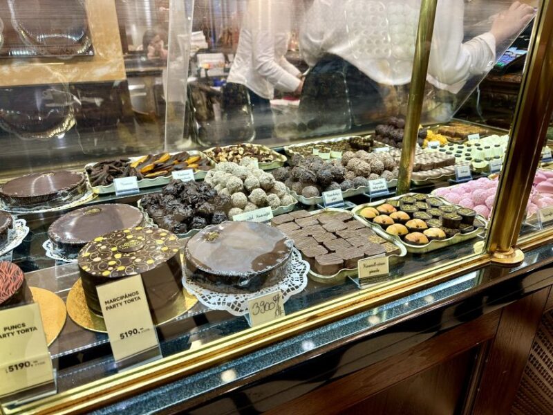 Budapest: Coffee House Tour with Cofffee & Dessert Tasting - Sampling Delicious Hungarian Sweets and Cakes