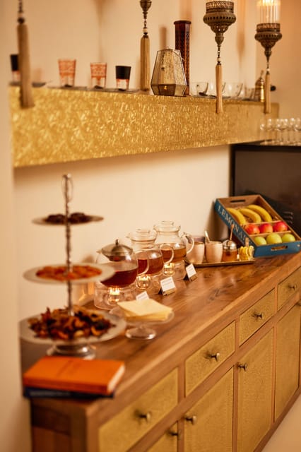 Budapest: Couple Holistic Swedish Massage with Jacuzzi Time - Pools, Jacuzzis, and Onsite Refreshments