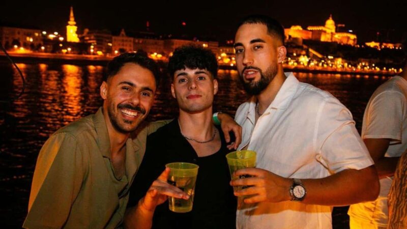 Budapest: Danube Beat Party Cruise with DJ & Drink Packages - Drink Packages and Refreshments