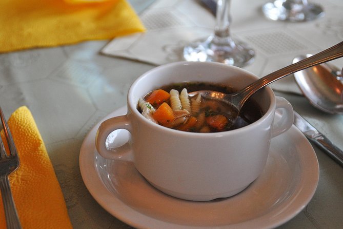 Budapest Danube Bend Full Day Tour with Lunch - Guide Quality and Tour Experience