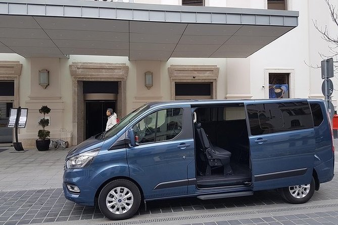 Budapest Danube evening cruise and private arrival airport transfer supersaver ! - The Danube Evening Cruise: An Illuminated View of Budapest