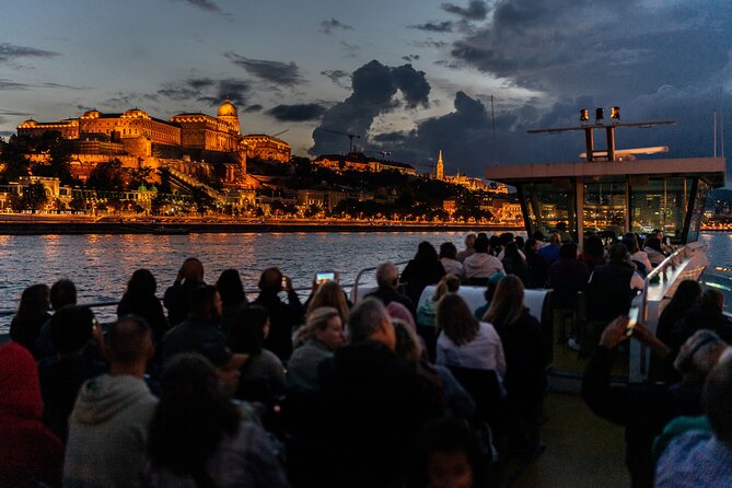 Budapest Danube River Sightseeing Night Cruise with Drinks - Drinks and Refreshments: A Relaxed Drinking Experience