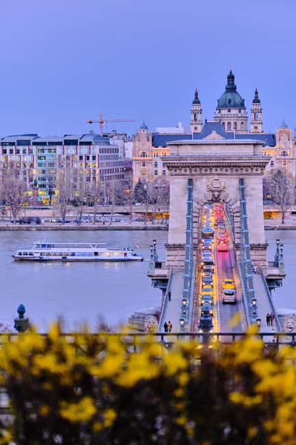 Budapest: Daytime Hop-on Hop-off Cruise with Welcome Drink - Margaret Island Stop and Park Stroll