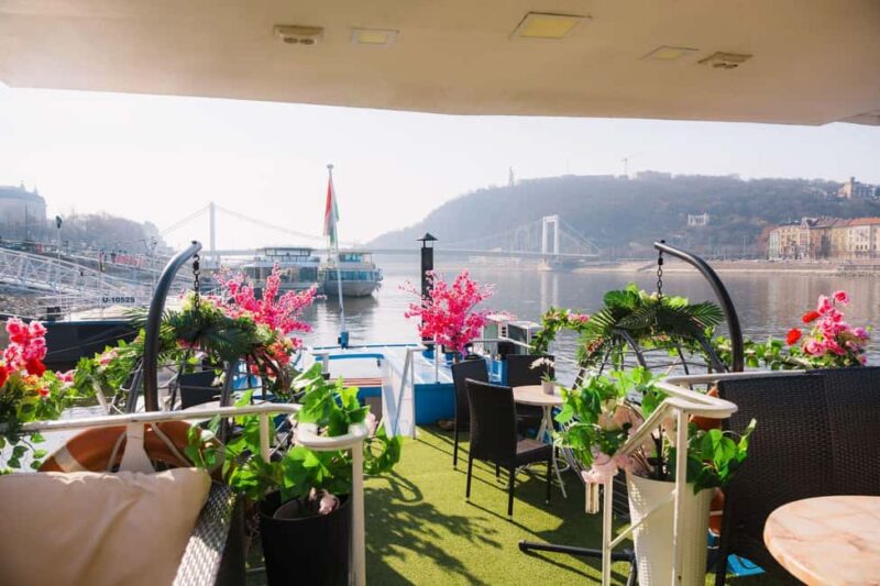 Budapest: Daytime Hop-on Hop-off Cruise with Welcome Drink - The Experience from the Central Dock