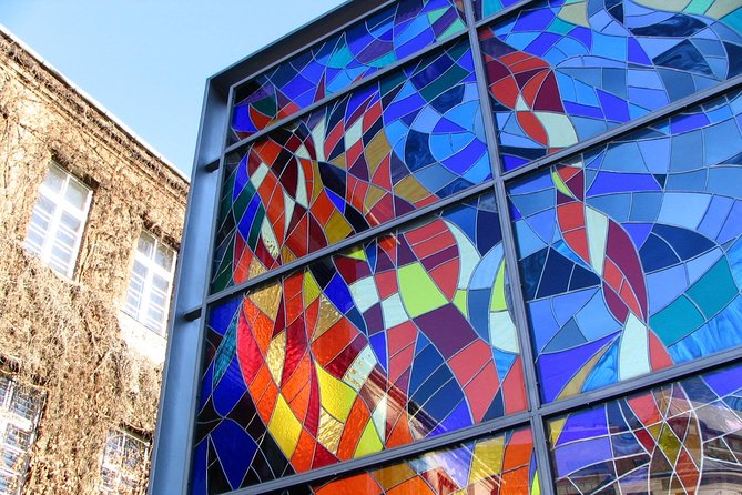 Budapest Dohany, Heroes', Rumbach synagogues & Jewish Ghetto Tour - Tasting Kosher Flodni on Dob Street