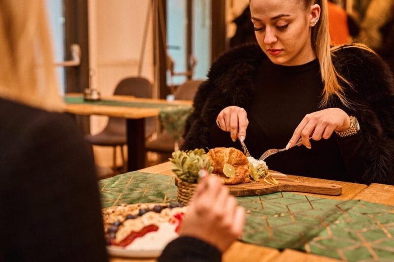 Budapest: Eggscuse Me? Brunch & Bistro's Bottomless Offer - Flexible Booking and Cancellation Policies