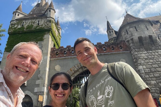 Budapest Essential Walking Tour&Traditional Hungarian Dessert - Meet at Deák Ferenc Square: The Central Starting Point