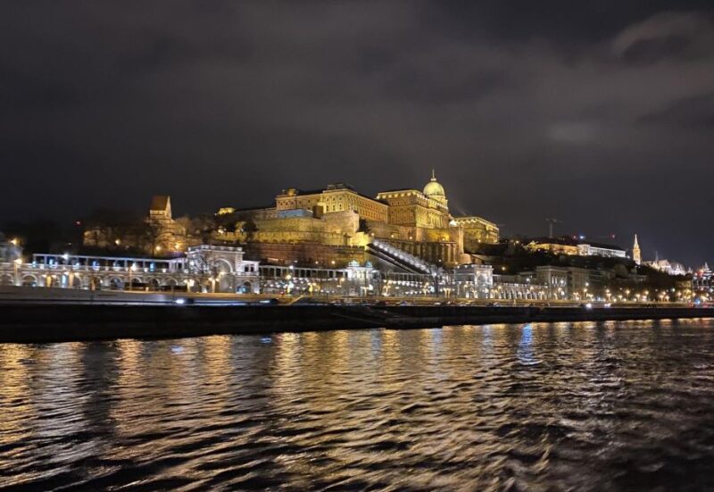 Budapest: Evening Cruise and Dinner with Welcome Drink - Who Will Love This Evening Cruise and Dinner