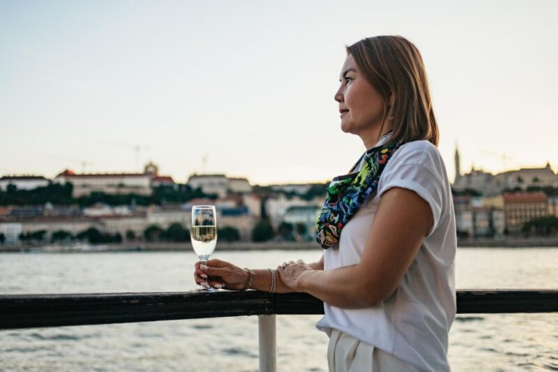 Budapest: Evening Cruise including Drink Options - Key Points