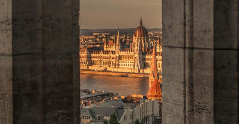 Budapest exploration for solo travelers with local companion - Discover Budapest in Comfort with a Private Local Guide
