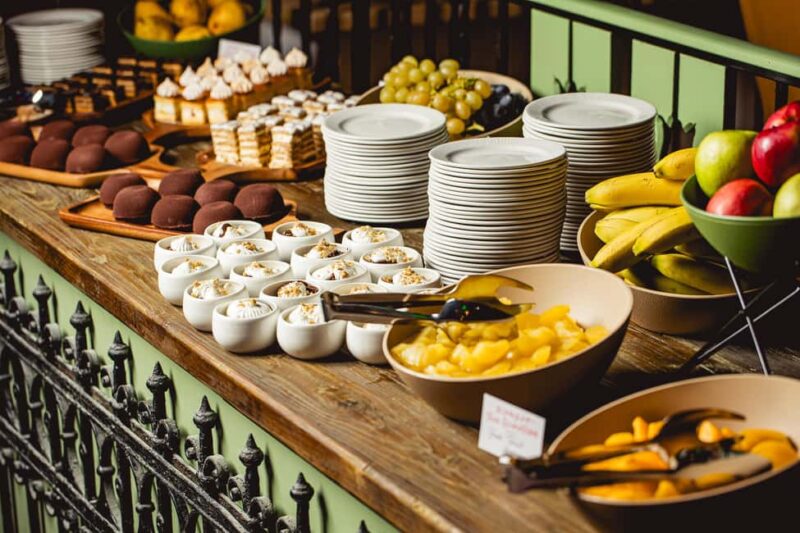 Budapest: Folklore Revue Show with Unlimited Dinner & Drinks - Meeting Point and Booking Flexibility