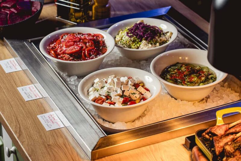 Budapest: Folklore Revue Show with Unlimited Dinner & Drinks - Comparing Similar Experiences in Budapest