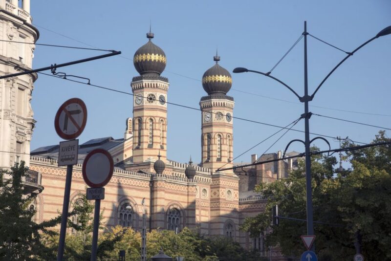 Budapest: Grand City Tour with Parliament Visit - From the Meeting Point to the Castle District Views