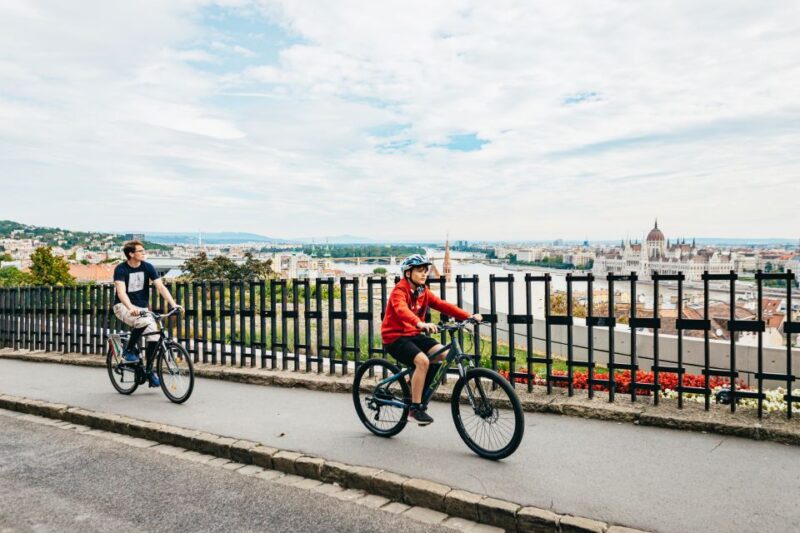 Budapest: Grand Sightseeing Bike Tour - Explore Budapest by Bike on a Guided 3-Hour Tour for $41