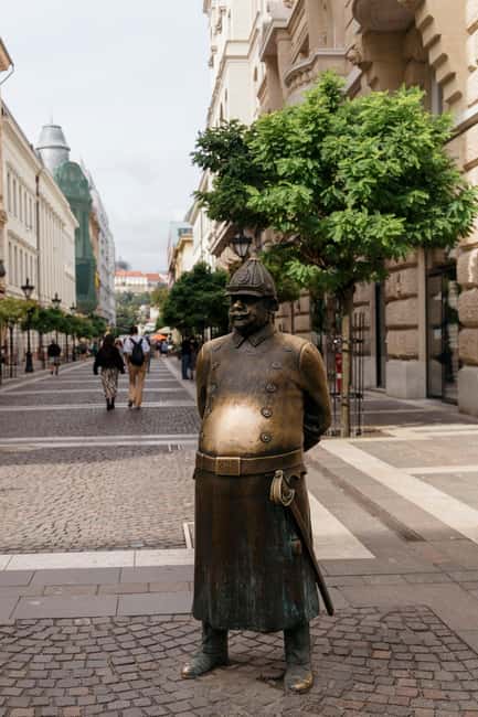 Budapest: Great City Centre Tour & Folk Music Performance - Key Points