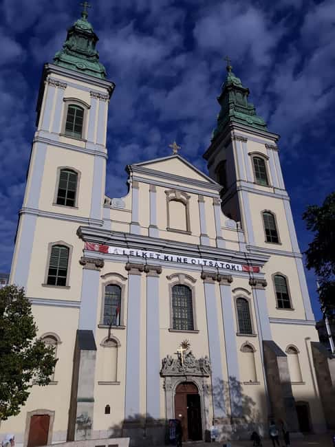 Budapest: Great City Centre Tour & Folk Music Performance - The Danube Promenade and Castle District Views