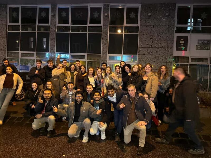 Budapest: Guided Ruin Bar Pub Crawl VIP Entry & 6 Free Shots - Tasting at Doboz and the Instant Club