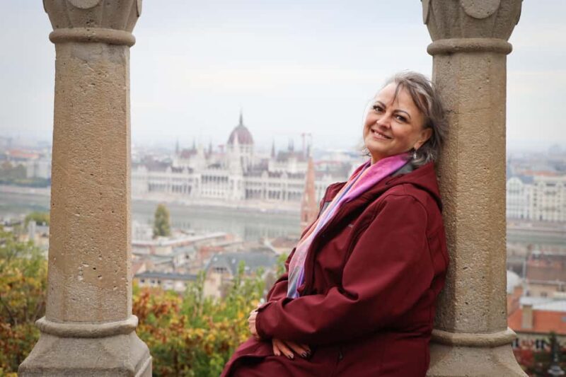 Budapest Guided Tour with Photoshoot - Small Tour (2hrs) - Practical Details and Accessibility