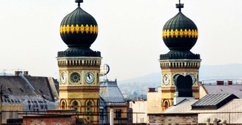 Budapest: Half-Day Small Group Jewish History Tour - Discovering the Gozsdu Yard Flea Market and Jewish Sweets