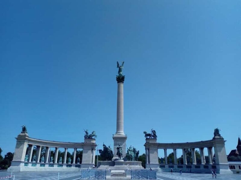 Budapest: Heroes' Square-City Park Tour & Music Performance - Architectural Marvels Inside City Park