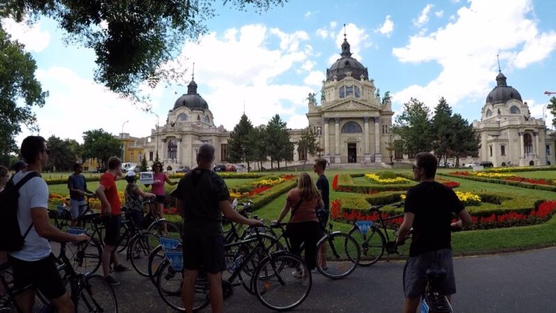 Budapest Highlights Bike Tour with a local guide - Key Points