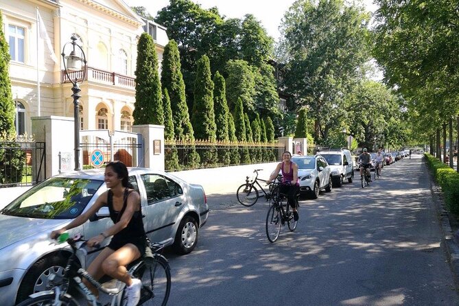Budapest Highlights Bike Tour with local guide - Starting Point and Meeting Logistics in Budapest