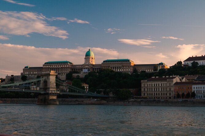 Budapest Highlights Sightseeing Cruise - Key Points