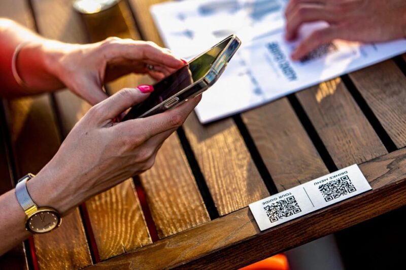 Budapest: Historic Cruise with Welcome Drink - Overall Value and Who Will Enjoy This Tour