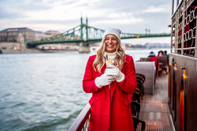 Budapest Historical Cruise with Welcome Frizzante & Audio Guide - Comparing This Cruise with Other Budapest Landmarks Tours