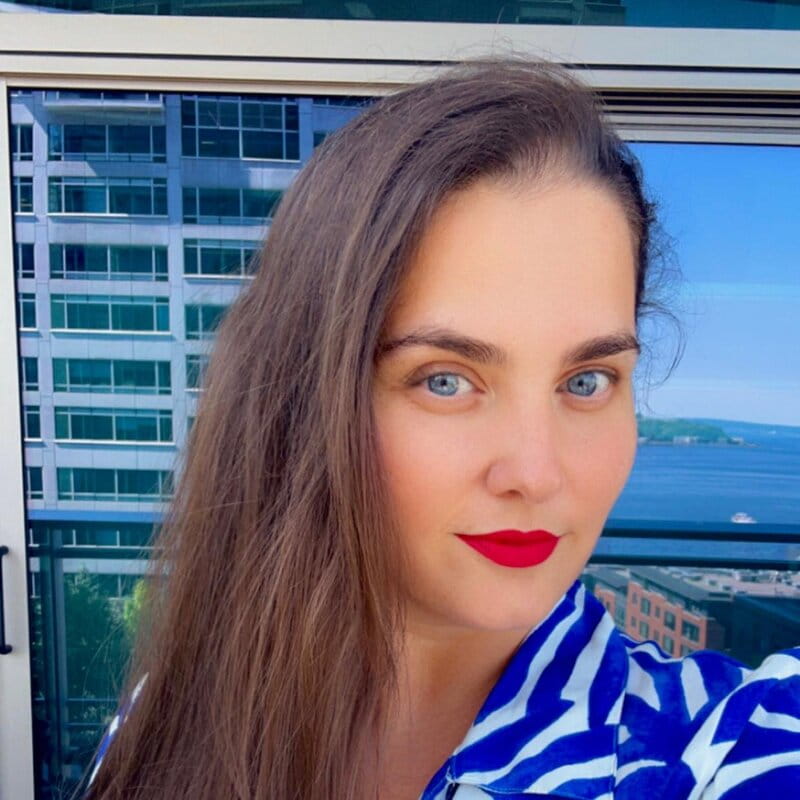 Budapest: Hungarian Chimney Cake Workshop in the City Center - The Role of the Chef Instructor in the Workshop