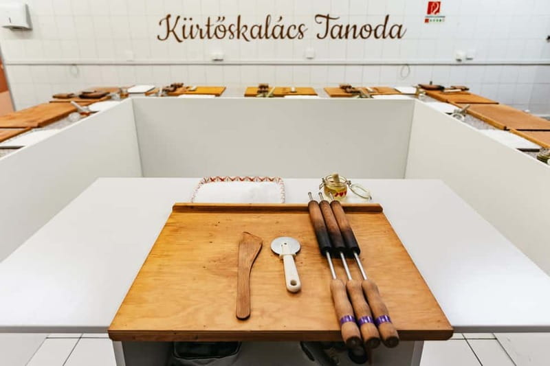 Budapest: Hungarian Chimney Cake Workshop in the City Center - Accessibility and Comfort