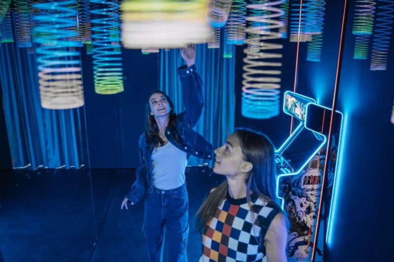 Budapest: Ikono Budapest Entry Ticket - Comparing IKONO Budapest with Similar Experiences