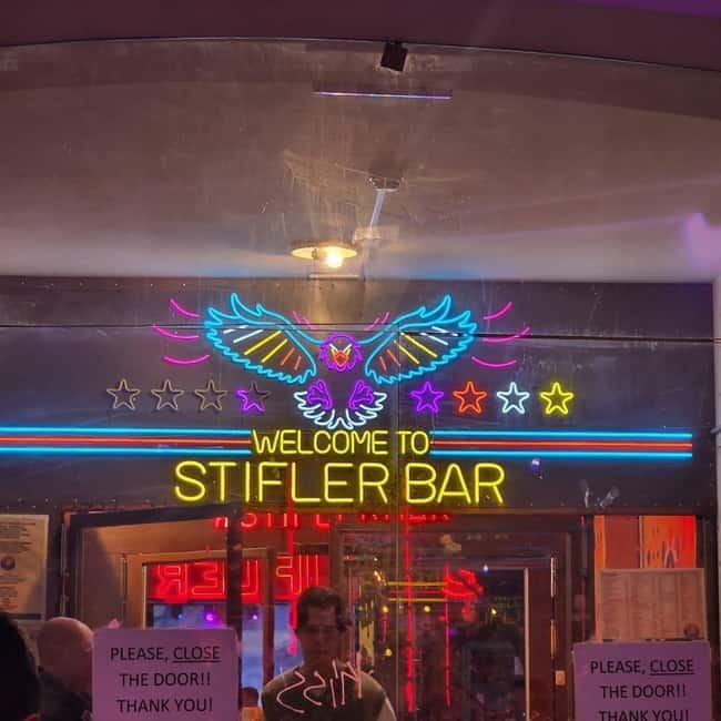 Budapest: Jewish District Night Walking Tour with Drinks - Logistics: Meeting Point, Duration, and Group Size