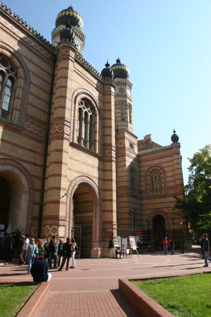 Budapest: Jewish Heritage Guided Tour with Synagogue Ticket - Exploring the Jewish Museum’s Cultural Treasures