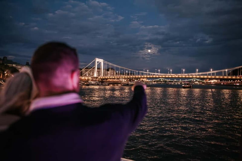 Budapest: Lotus Cruise with Unlimited Premium Drinks - Drinks and the Onboard Experience