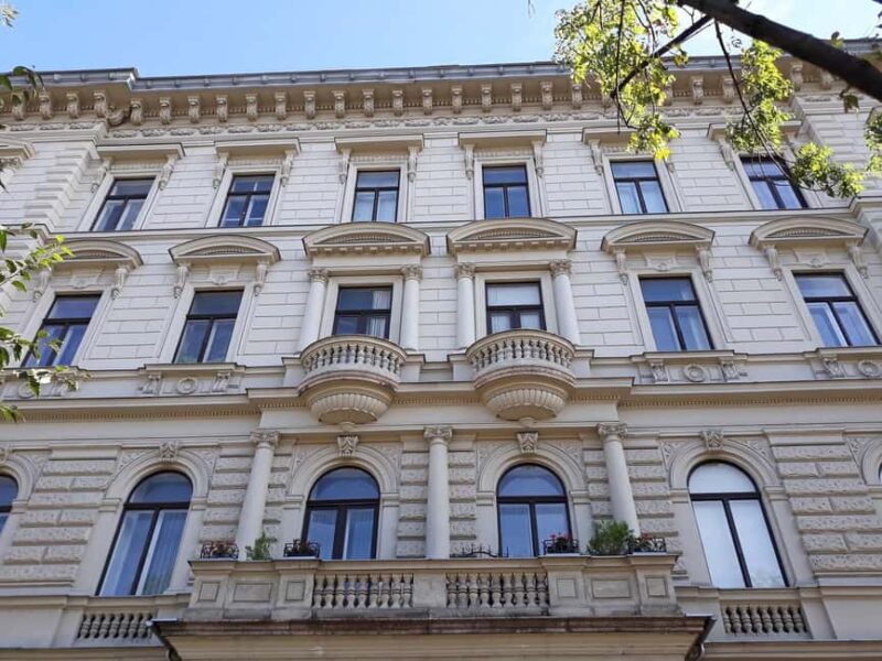 Budapest: Magnificent Andrássy Avenue Tour & Folk Music - The Architectural Styles and Notable Buildings of Andrássy Avenue