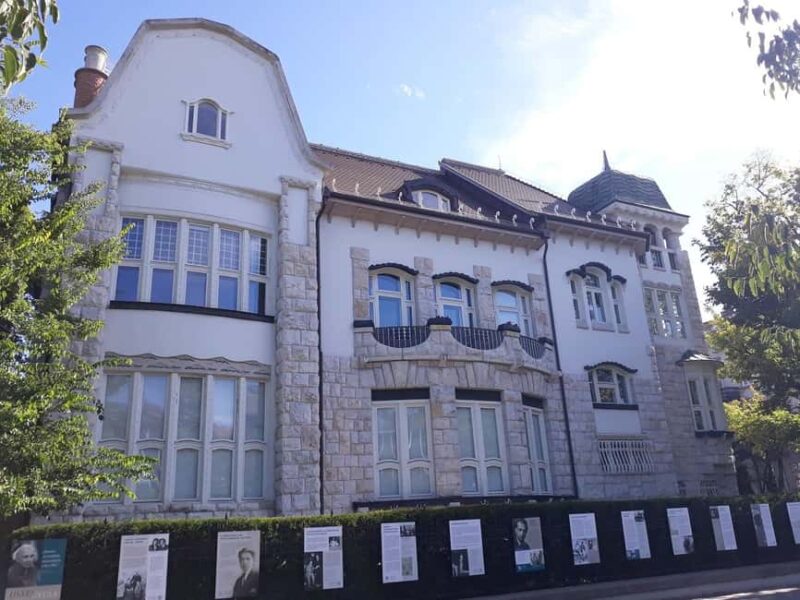 Budapest: Magnificent Andrássy Avenue Tour & Folk Music - Practical Tips for the Tour Day