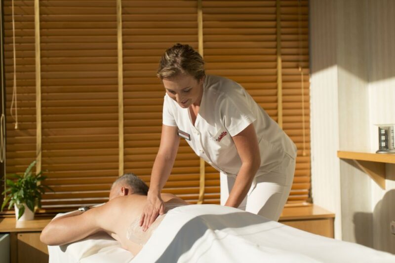 Budapest: Margaret Island Day Spa Entry Ticket - Extensive Spa Facilities with Multiple Pools and Saunas