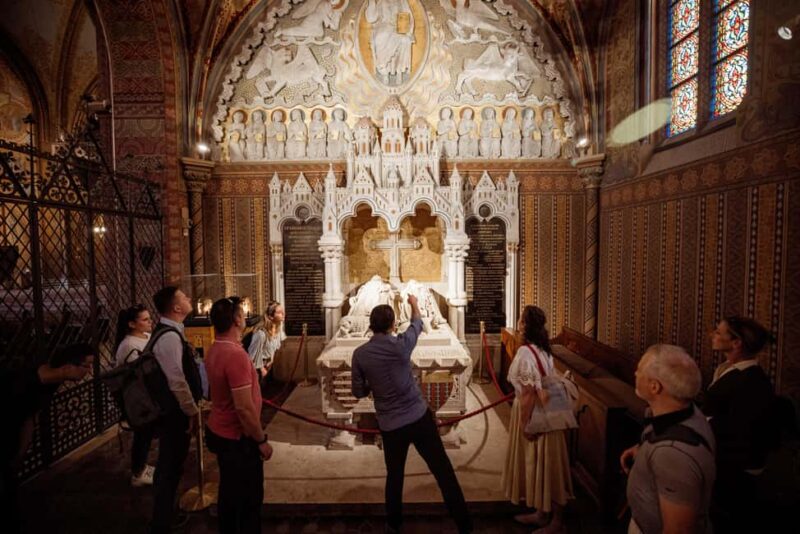 Budapest: Matthias Church: Colorful Tiles & Coronations Tour - Scenic Views from Fisherman’s Bastion for Perfect Photos