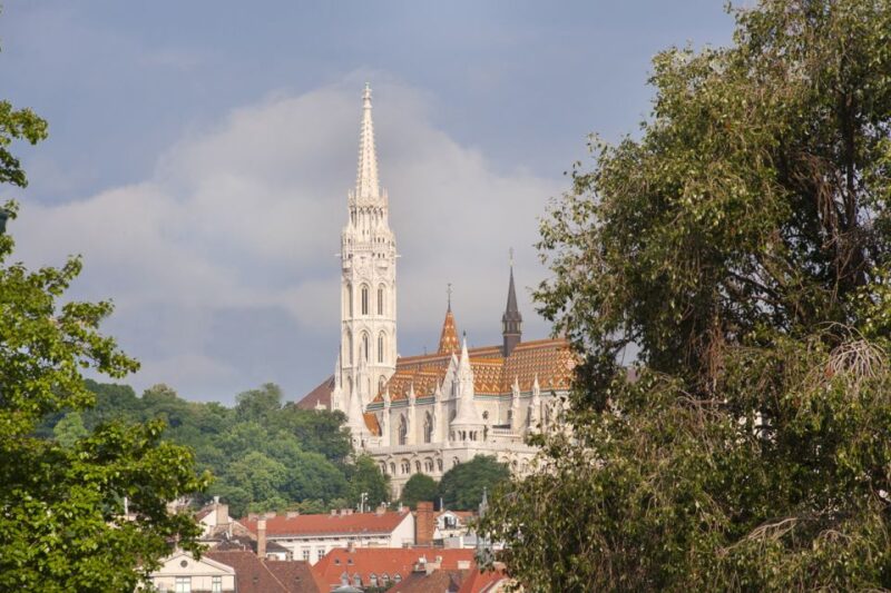 Budapest: Multilingual Highlights Tour - Scenic Panoramas Over the Danube and Bridges