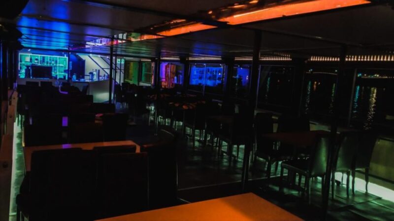 Budapest: New Years Eve Boat Cruise with Unlimited Drinks - Key Points