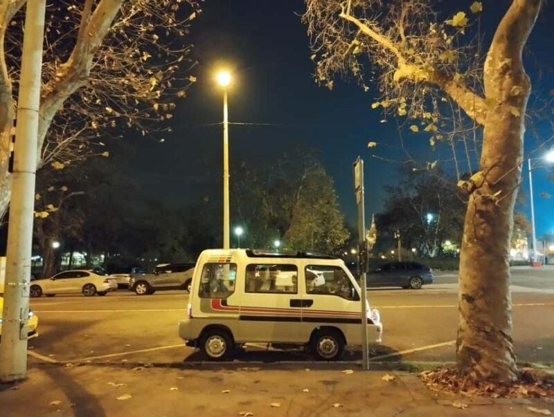 Budapest: Night Lights Tour & Moon Gazing in a Retro Minibus - Iconic Photo Stops for Memorable Moments