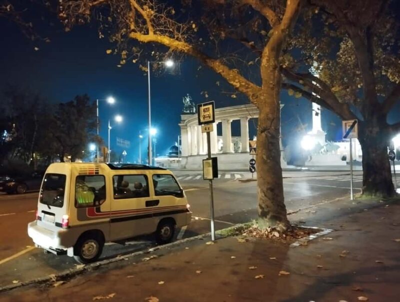 Budapest: Night Lights Tour & Moon Gazing in a Retro Minibus - Why Choose This Night Lights Tour?