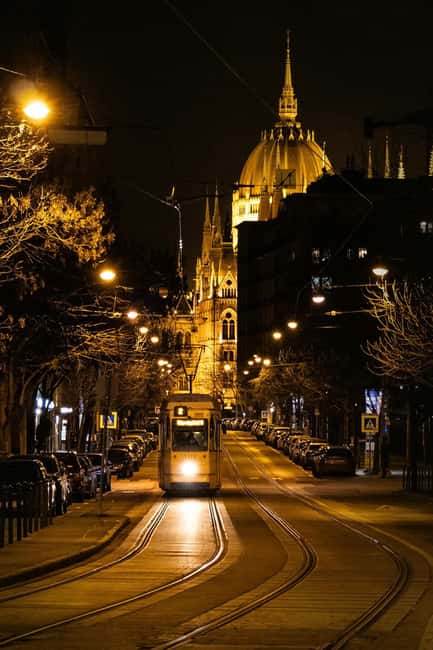 Budapest: Night Lights Tour & Moon Gazing in a Retro Minibus - Limitations and Considerations