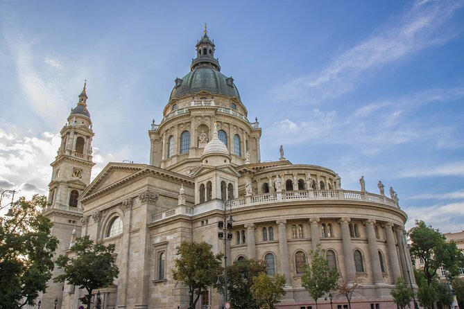 Budapest Old Town and Top Attractions Private Walking Tour - Admire the Architecture of St. Stephen’s Basilica