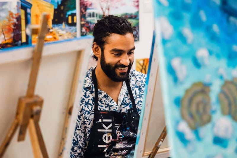 Budapest: Paint and sip experience - Guided Instruction from Experienced Artists