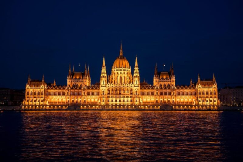 Budapest: Parliament Building Entry Ticket and Audio Guide - Starting Your Tour at Kossuth Square