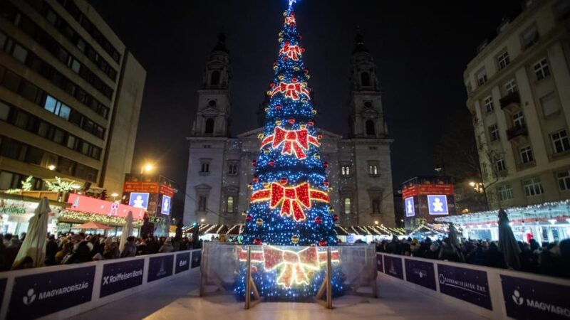 Budapest: Parliament, Christmas Market and Ferris Wheel - Key Points