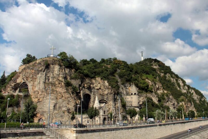 Budapest: Parliament, Christmas Market and Ferris Wheel - Seeing Gellért Hill and Chain Bridge from the Parliament Area